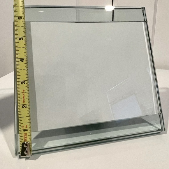 2 Glass Horizontal Pictures Frames (4x6) & (5x7) - Picture 7 of 10